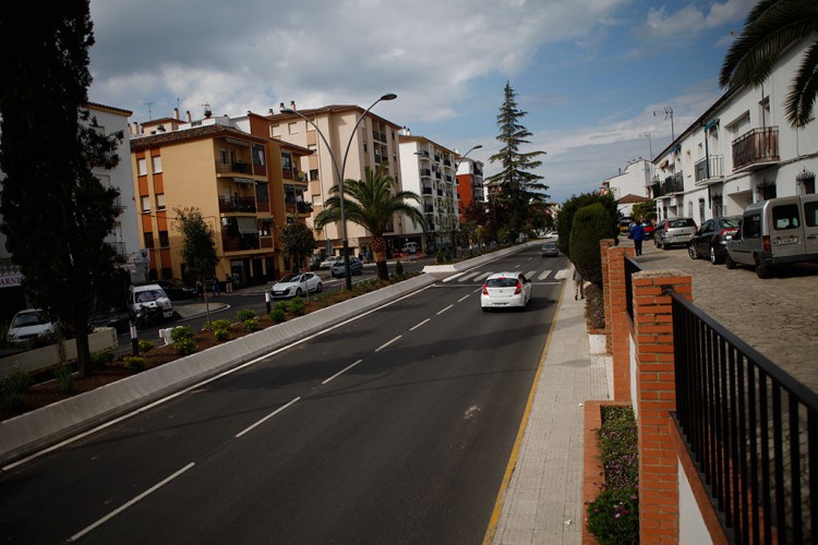 Los preparativos para la llegada de la Vuelta alterarán el tráfico en la avenida de Málaga