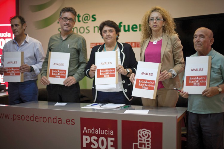 Isabel Aguilera presenta unos 90 avales de los 164 militantes del PSOE