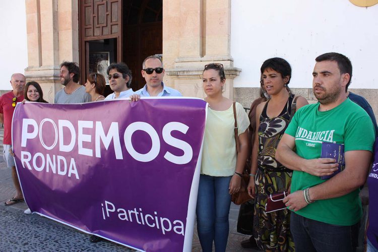 Los críticos de Podemos se felicitan por la dimisión del Consejo Ciudadano y anuncian una asamblea para elegir la nueva dirección