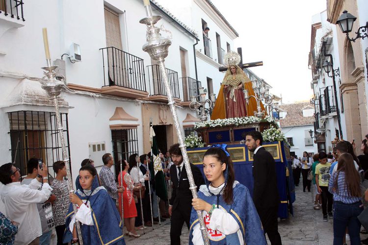 La Santa Cruz de Ronda cierra los actos de su décimo aniversario con la procesión de sus sagradas imágenes