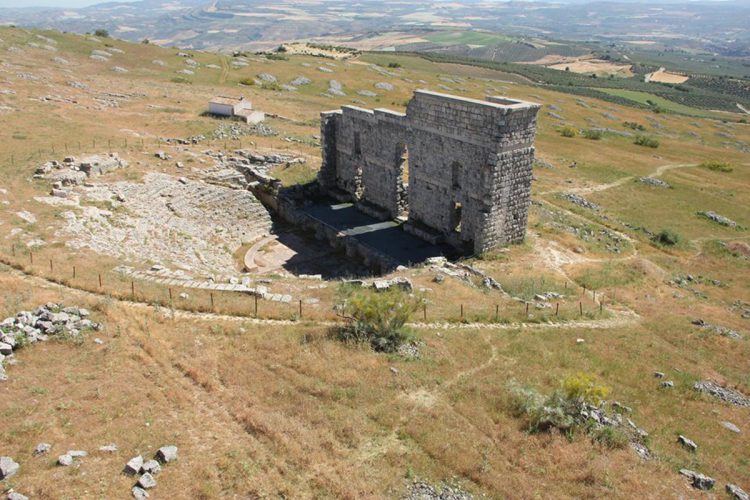Los recortes en días y horarios de apertura de Acinipo provoca que baje considerablemente el número de visitas al yacimiento romano