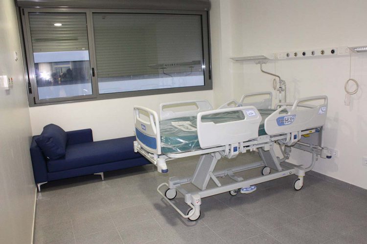 Comisiones Obreras denuncia que el Hospital de la Serranía cerrará este verano una de cada tres camas