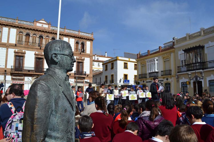 Escolares rondeños celebran el Día de Andalucía con bailes y representaciones de la tierra