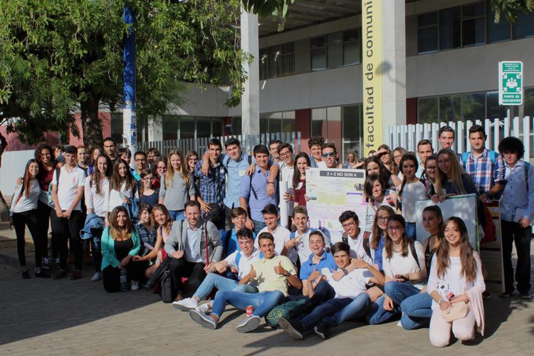 Alumnos/as del IES Martín Rivero defienden en un congreso científico celebrado en Sevilla 25 estudios de investigación