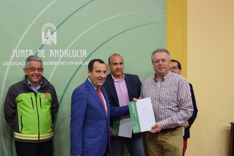 La Junta entrega a Benarrabá el certificado de homologación del Plan de Emergencia Municipal