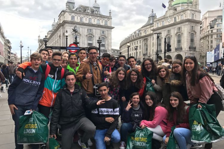 Estudiantes del colegio Fernando de los Ríos realizan una actividad de inmersión lingüística en Inglaterra