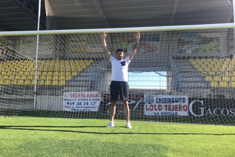 El portero rondeño Curro Harillo firma para la próxima temporada con el CD San Roque de Lepe