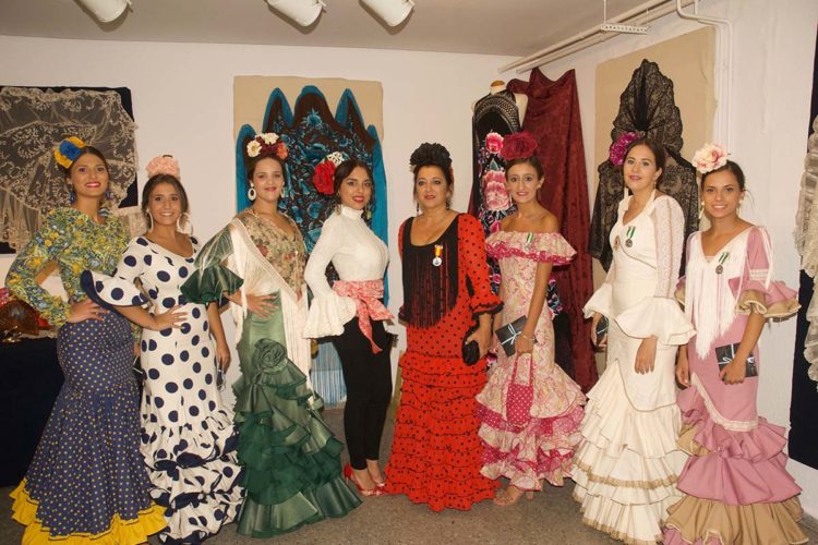 Elegancia, artesanía y tradición en la exposición de mantones y mantillas de Rosario Solís
