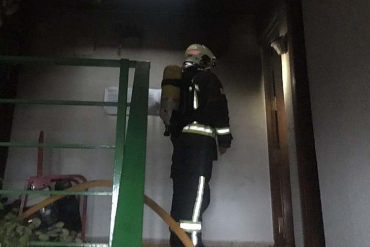 Una mujer sufre quemaduras en las manos tras declararse un incendio en su vivienda