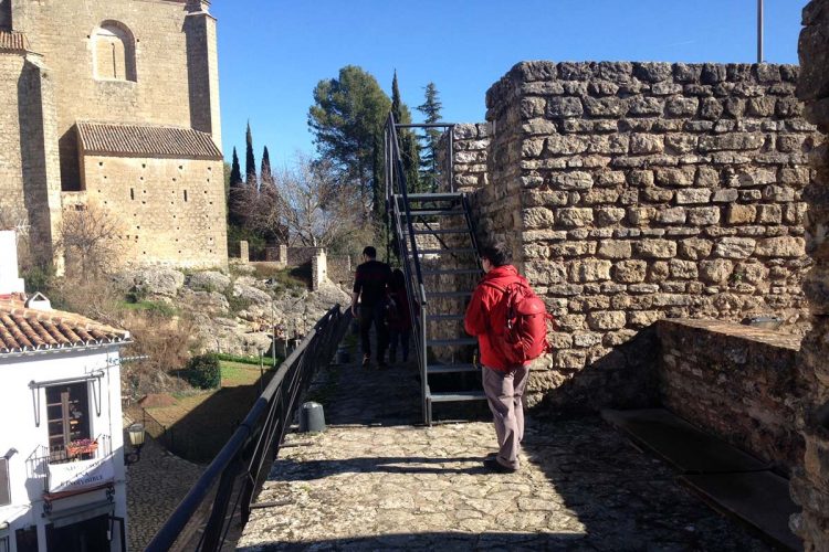 Organizan un recorrido por los caminos de Las Murallas de Ronda para fomentar este patrimonio