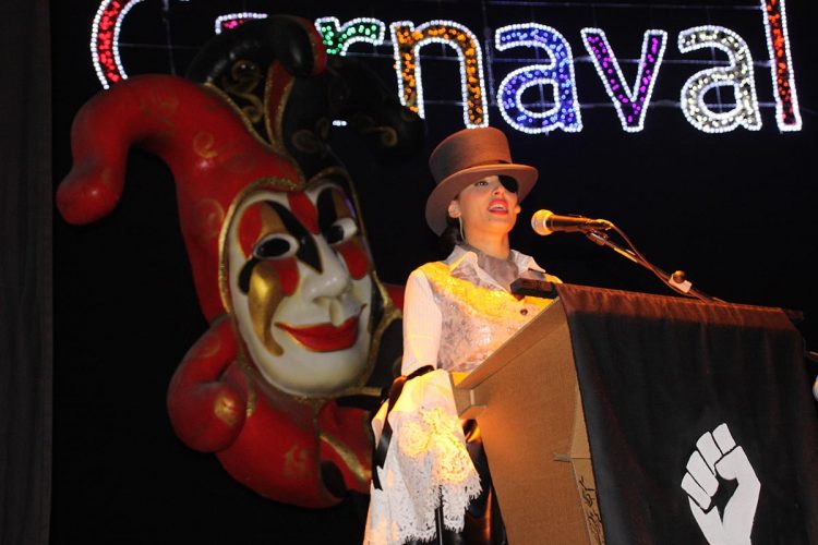 Un reivindicativo y «guerrero» pregón de la actriz Ana Cristina Mata abre los Carnavales de Ronda