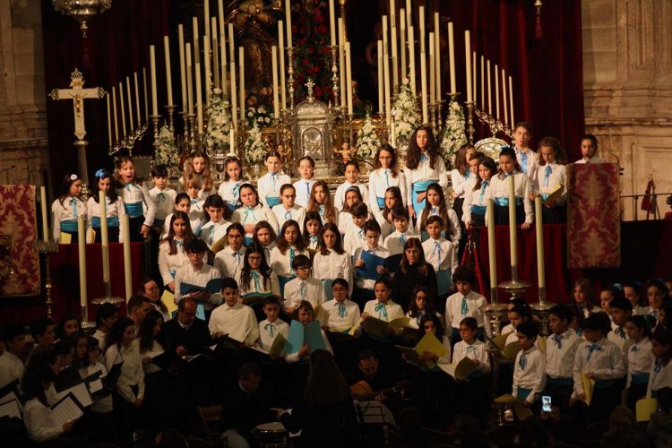 El Conservatorio acerca la música y las voces de la Pasión con el X Concierto Sacro que se ha celebrado en Santa María