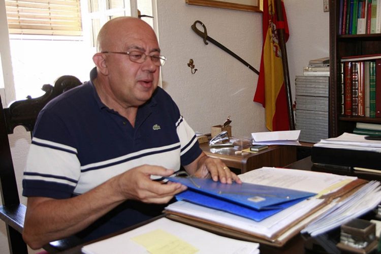 La juez archiva la denuncia que presentó el PSOE contra el ex alcalde de Cortes de la Frontera, Antonio Granero (PA), por prevaricación y malversación