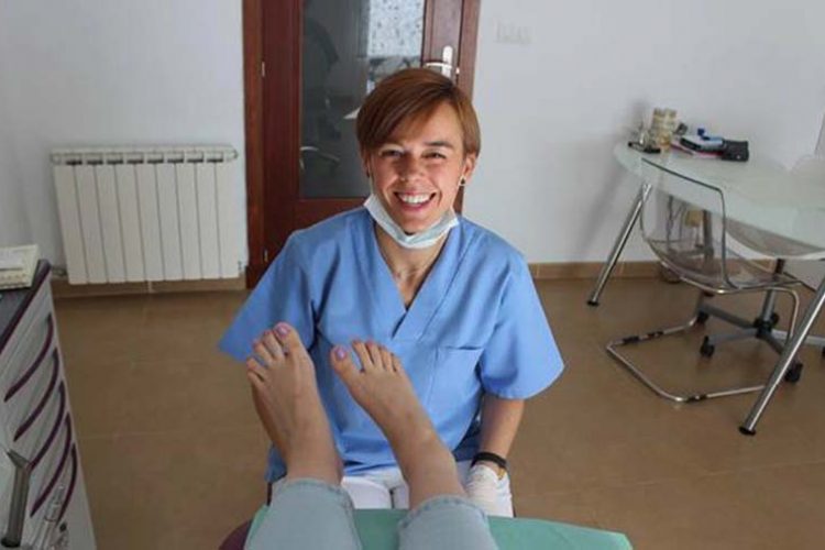 Isabel Gavilán, podóloga: “Tener los pies a punto es fundamental para poder terminar la prueba de los 101 kilómetros de la Legión”