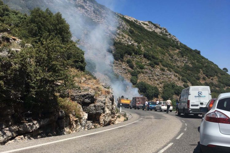 Se incendia otro turismo en las carreteras de la Serranía, en esta ocasión en la A-369 Ronda-Algeciras