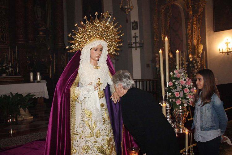 La Hermandad del Huerto celebra la festividad de María Santísima Consuelo de las Tristezas con el tradicional besamanos