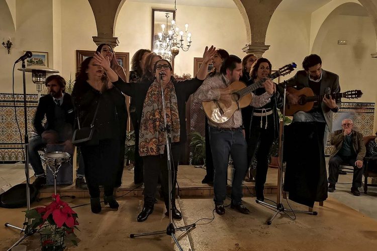 La Hermandad de Los Gitanos abrió la Navidad en una noche llena de villancicos y de tradiciones