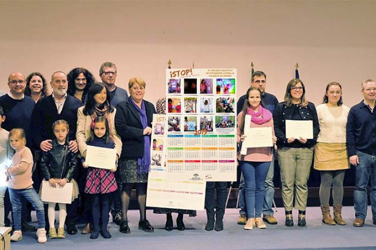 Los colegios Miguel de Cervantes y Juan Martín Pinzón participan en la elaboración del calendario educativo de Málaga contra la violencia de género