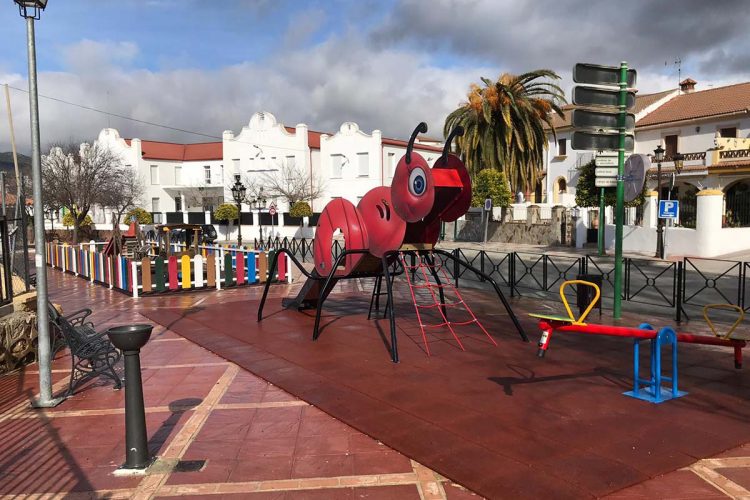 El Ayuntamiento de Arriate acomete un plan para situar cuatro nuevos parques infantiles en el municipio