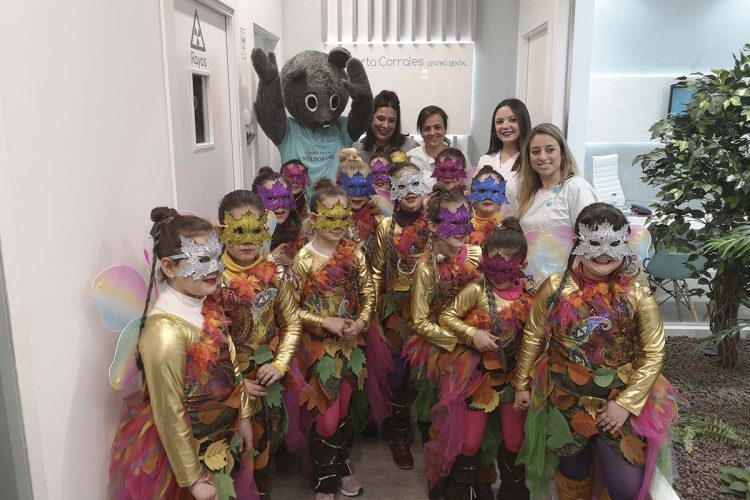 El Centro Dental Marta Corrales se sumerge en los Carnavales con la visita de ‘Las reinas del bosque’ y con un concurso infantil de disfraces