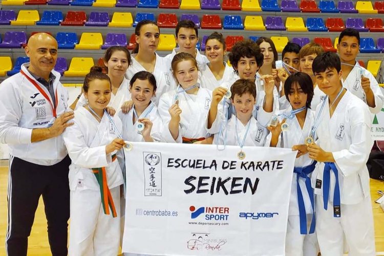 El equipo de la Escuela de Kárate Seikén logra siete medallas en el Trofeo Promesas de Antequera