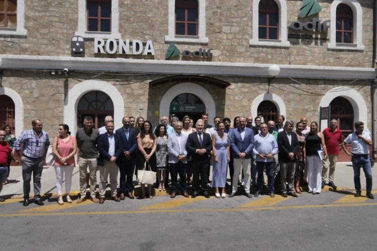 Alcaldes de la Serranía y el Campo de Gibraltar se reúnen en Ronda para exigir mejoras en las conexiones ferroviarias