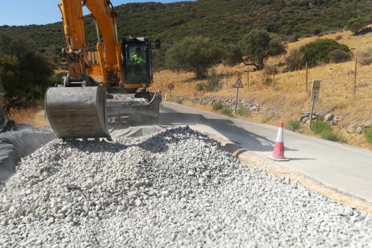 La Diputación de Málaga realiza mejoras en cuatro carreteras de la Serranía con una inversión de 1,5 millones de euros