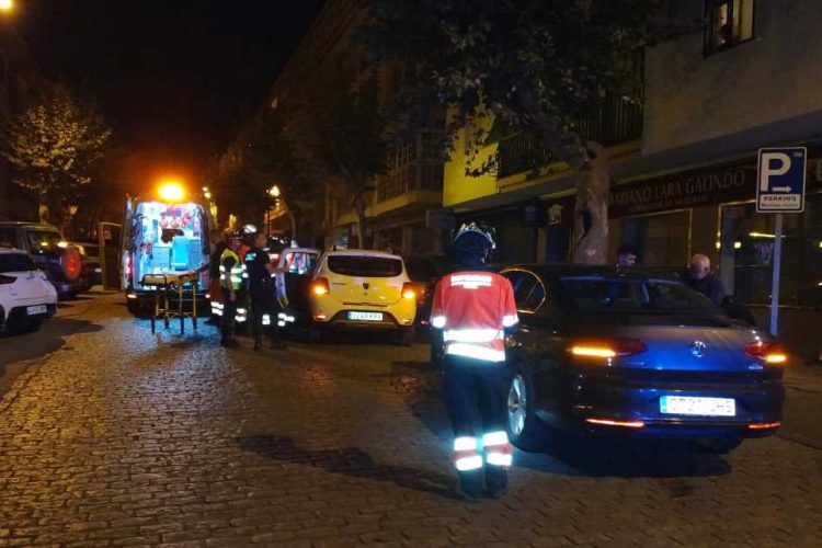 Dos heridos en una colisión entre dos vehículos en la calle Sevilla