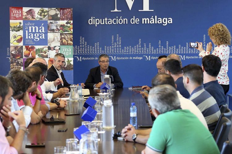 La Diputación pondrá en marcha acciones promocionales para impulsar las ventas del sector cárnico de la Serranía de Ronda