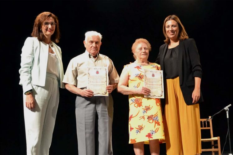 El Ayuntamiento rinde homenaje a los mayores de Ronda en una gala muy especial