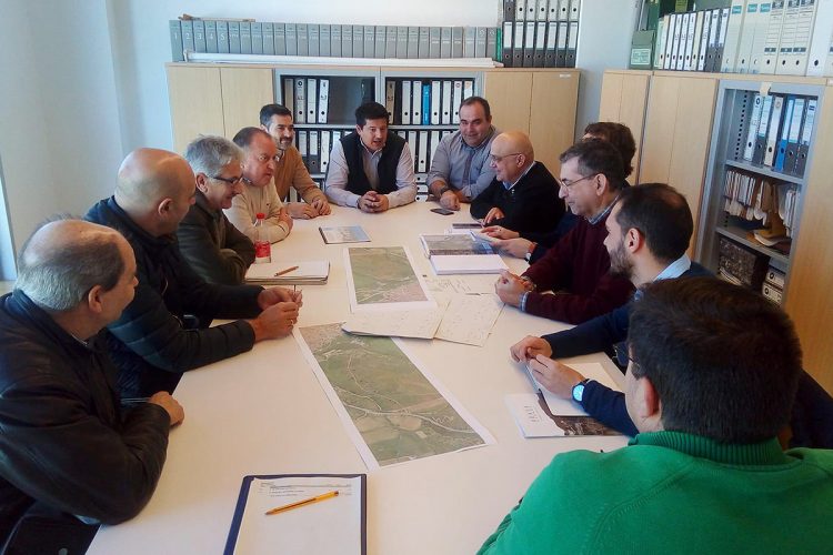 La Diputación presenta al Ayuntamiento los avances que ya tiene para el vial alternativo al Puente Nuevo