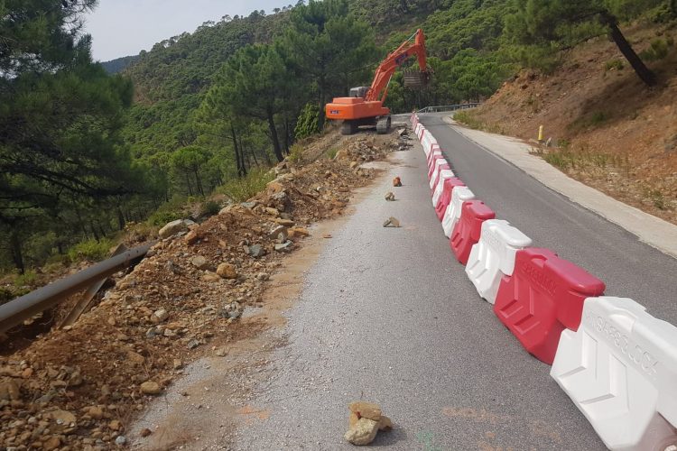 La Diputación invierte 474.000 euros en el arreglo de la carretera de acceso a Jubrique desde Peñas Blancas