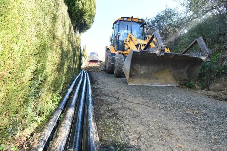 Algatocín realiza mejoras en la red de agua potable en la pedanía de Salitre con una inversión de 55.000 euros de la Diputación