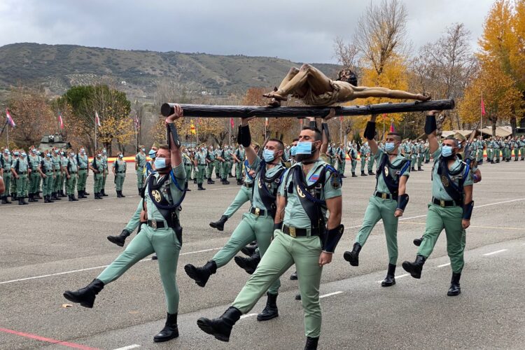 La Legión de Ronda celebra el día de la Patrona de Infantería, la Virgen de la Inmaculada, con una parada militar