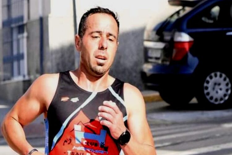 Raúl Guerrero, del Club Harman Trail Running, queda segundo en Veteranos en la Carrera Popular de Arcos de la Frontera