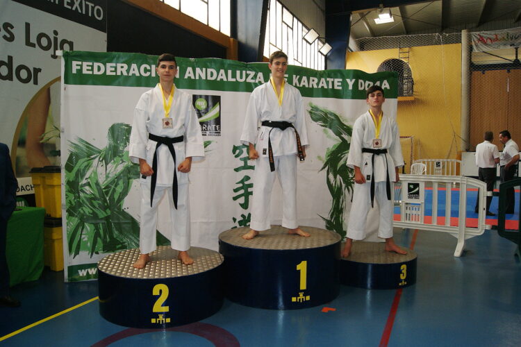 Los karatecas del Club Bushido logran 14 medallas en la Copa Estilos de Andalucía
