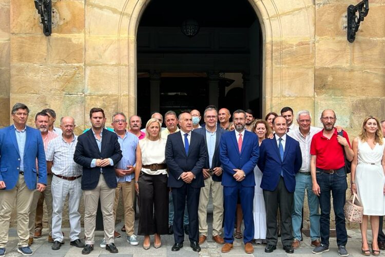 Alcaldes de la Serranía y el Campo de Gibraltar reclaman a Sánchez que se recuperen los trenes suprimidos