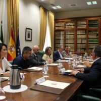 Alcaldes de la Serranía reclaman a la ministra de Reto Demográfico medidas para evitar la despoblación en sus pueblos