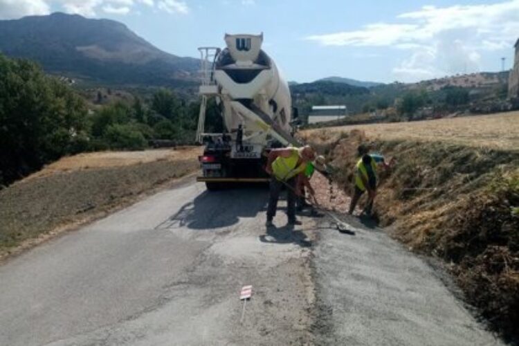 La Diputación de Málaga adjudica la mejora de la carretera MA-5401 de El Burgo por un millón de euros