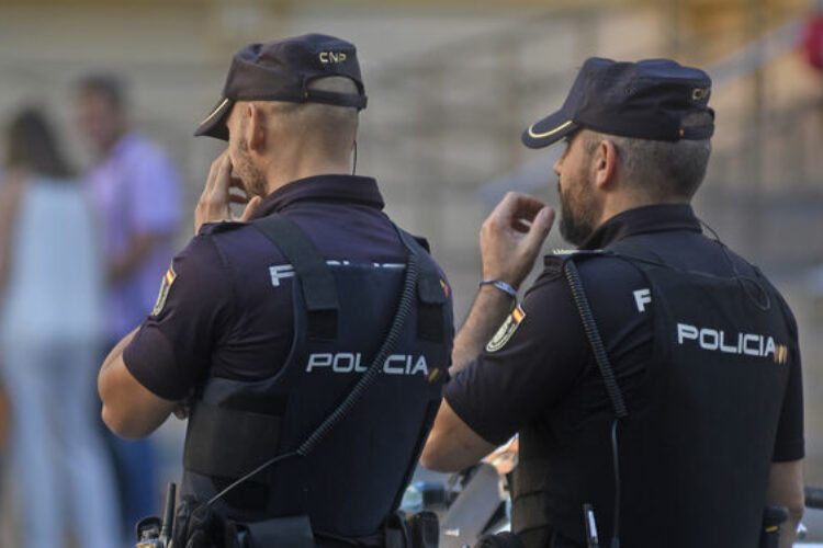 La Policía Nacional detiene a cuatro personas por numerosos robos en comercios de Ronda