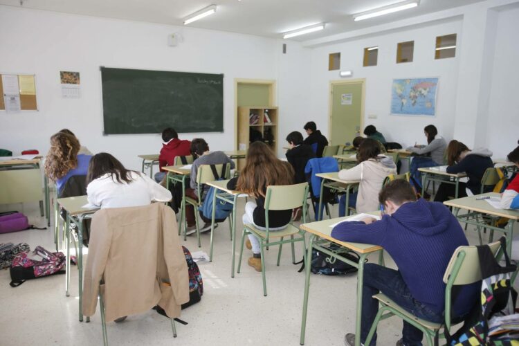 Cerca de 3.000 alumnos de Secundaria, Bachillerato y FP inician el curso escolar