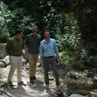 Juanma Moreno visita el Parque Natural Sierra de Grazalema en la antesala de su 40 aniversario