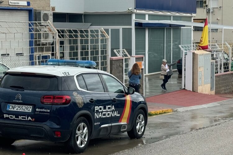 La Policía Nacional detiene a los ladrones que asalataron con la técnica del ‘mataleón’ a un hombre de 76 años