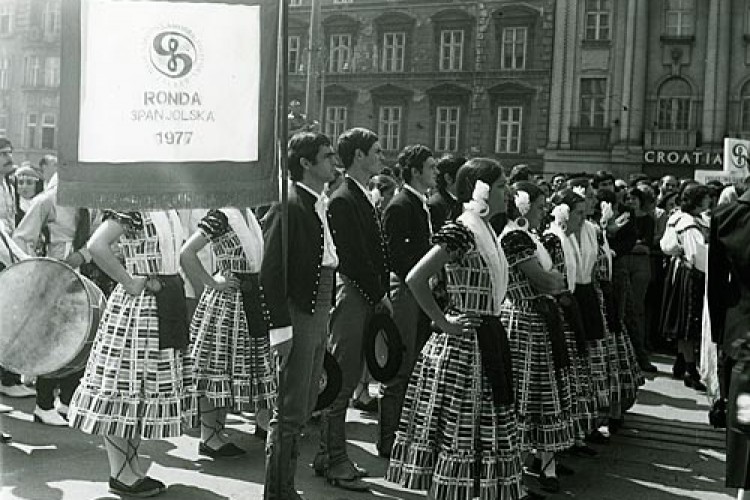 Los Coros y Danzas de Ronda viajan en 1977 a la capital de Yugoslavia