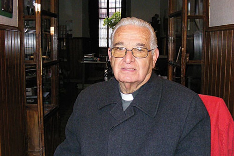 Don Alonso Ros celebra sus ‘bodas de oro’ como sacerdote
