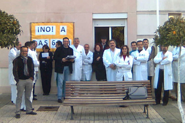 El colectivo médico en contra de la jornada de 65 horas semanales