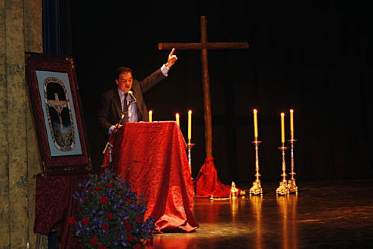 Fervoroso pregón oficial de Pedro Luis Gómez para la Semana Santa 2009