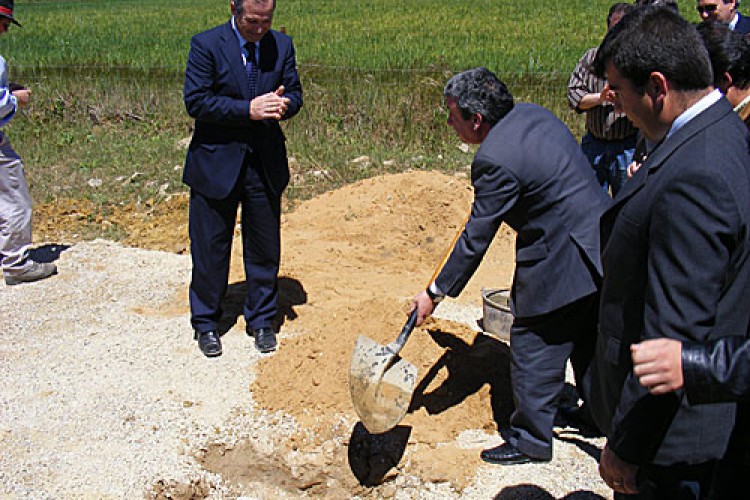 Primera piedra de la nueva variante este de Arriate