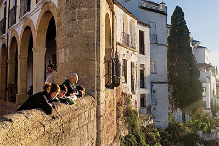 La Diputación ofertará estancias gratuitas con carácter cultural de tres días en hoteles de Ronda a personas mayores de la provincia