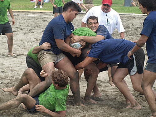 Los partidos se desarollaron en la playa.